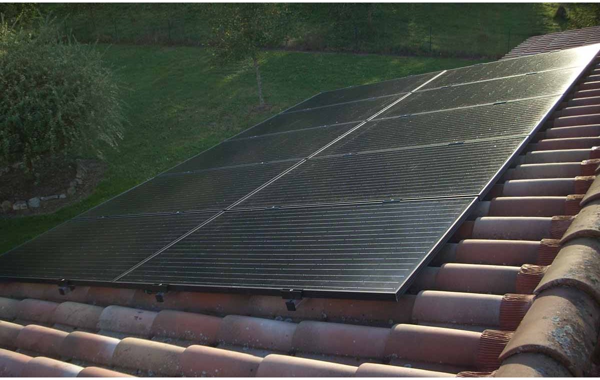 Exemple d'installation d'autoconsommation solaire sur toiture tuile